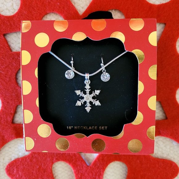 Silver Plated and Crystal Snowflake Necklace and Pierced Earrings Set New In Box - Picture 1 of 2